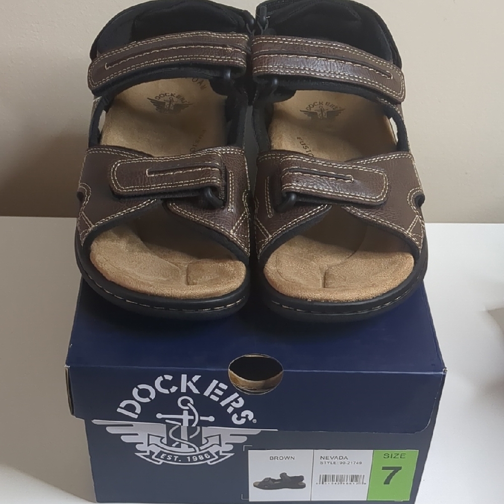 NIB Men's Dockers Nevada Sandals Size 7